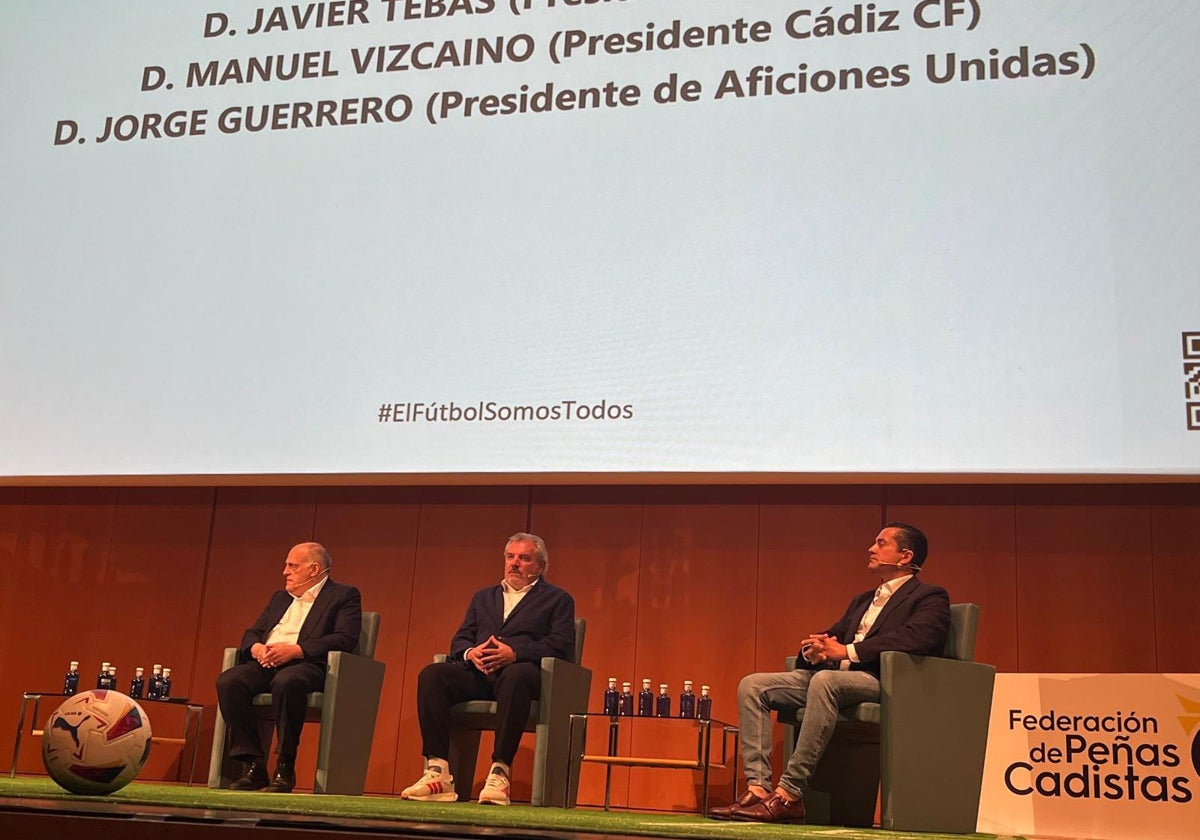 Javier Tebas, Manuel Vizcaíno y Jorge Guerrero, durante el acto