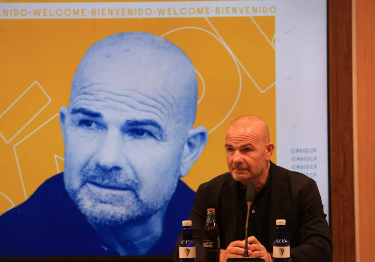 Paco López, durante su presentación