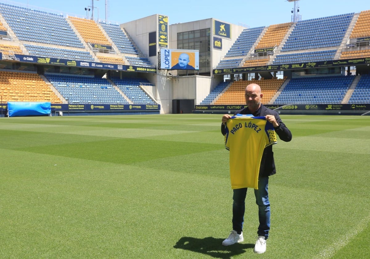 Paco López dirige el nuevo proyecto del Cádiz CF desde el banquillo.