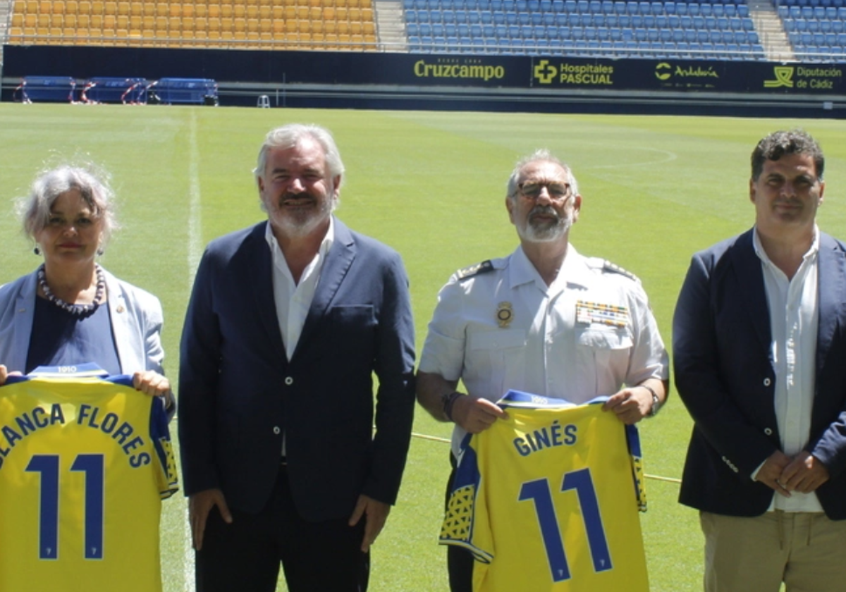 Visita de la subdelegada del Gobierno y del comisario principal al estadio