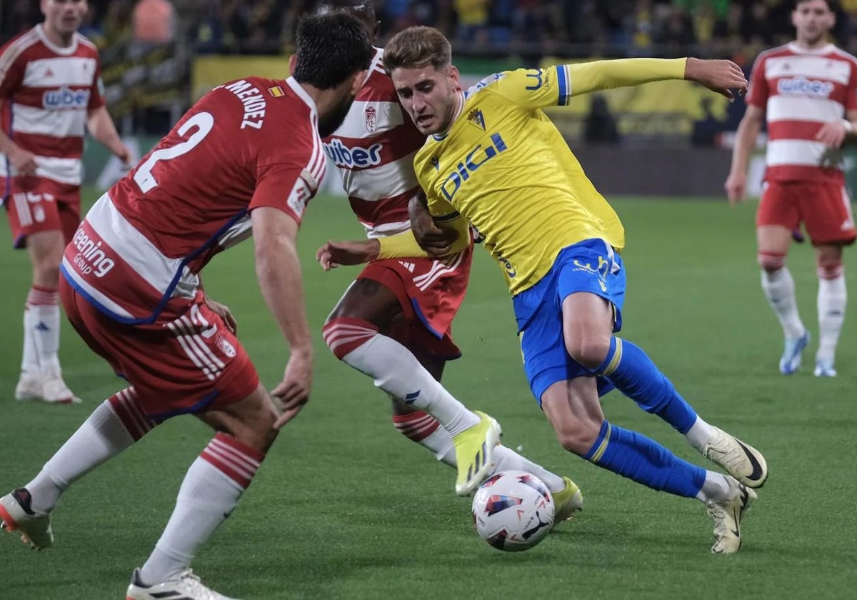 Robert Navarro fue uno de los futbolistas más destacados en el tramo final del pasado curso