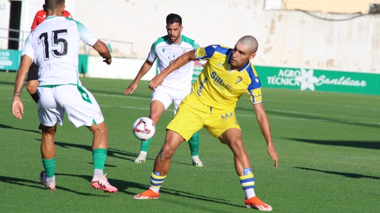 El Cádiz CF viene de jugar en triangular en Sanlúcar de Barrameda.