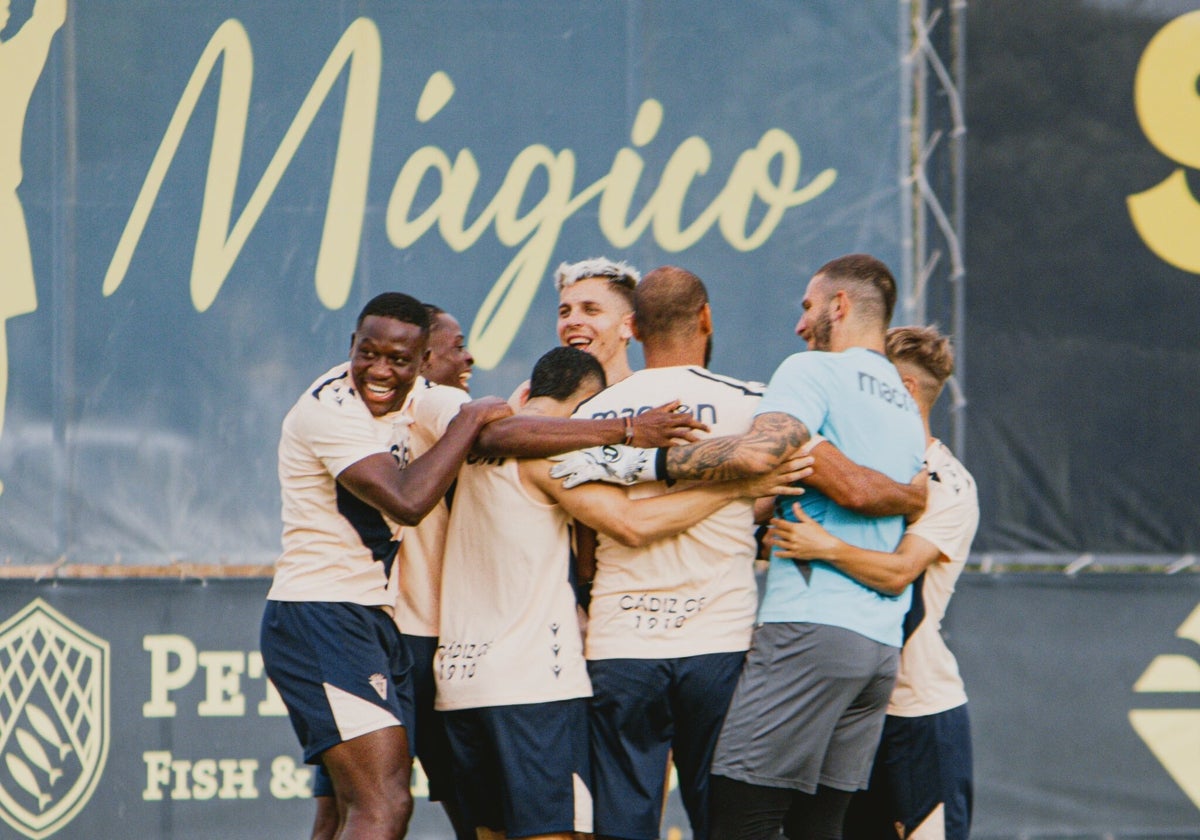 Jugadores del Cádiz esta temporada en un entrenamiento