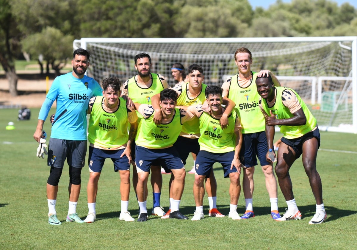 Algunos de los canteranos durante un entrenamiento