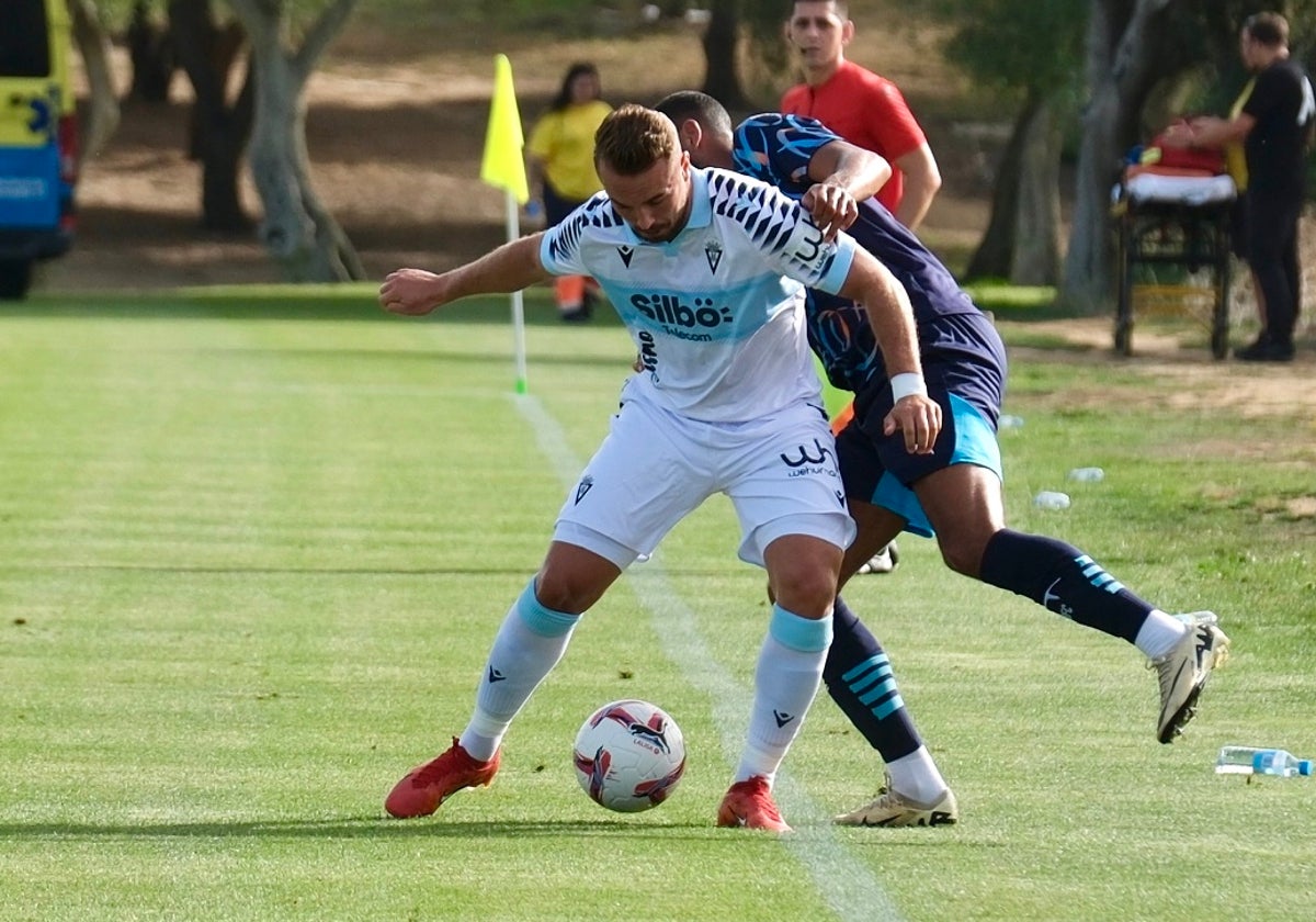 Ontiveros en el partido frente al Blackpool.