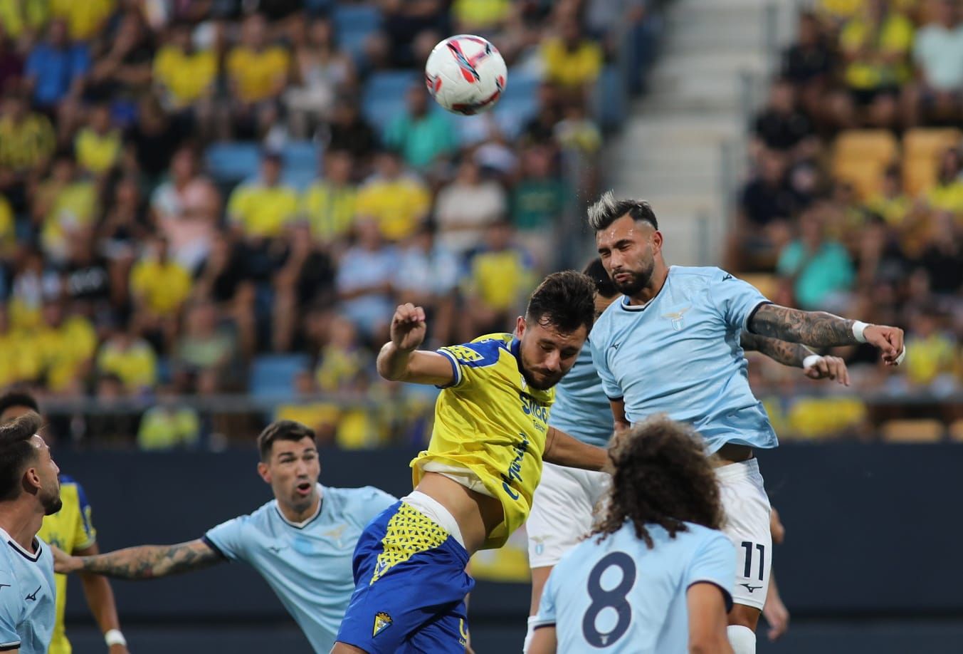 Fotos: la Lazio gana el Trofeo Carranza ante un Cádiz batallador