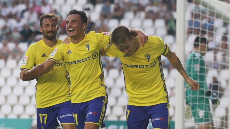 El Cádiz CF ganó en Córdoba al empezar la temporada 2017/2018 en Segunda.