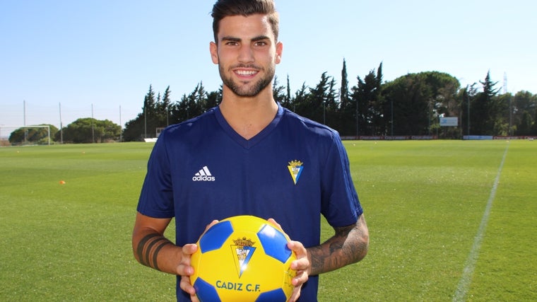 El delantero Eneko Jauregi durante su estancia en el Cádiz CF.