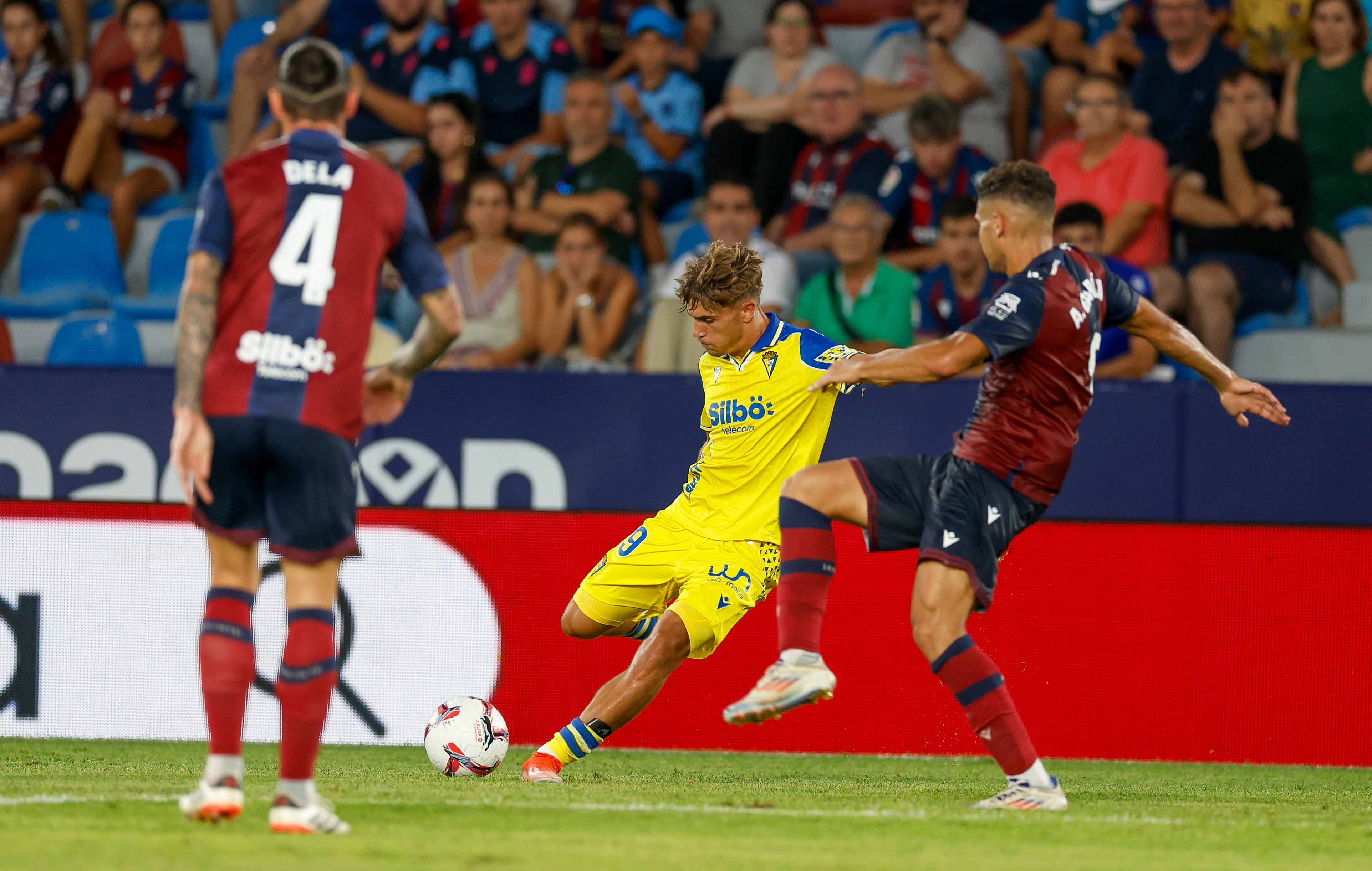 Fotos: Las mejores imágenes del empate entre el Levante y el Cádiz