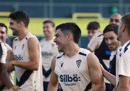 Tomás Alarcón, principal novedad en el segundo entrenamiento de la semana