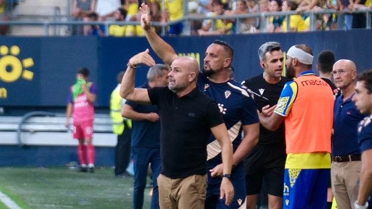Alineaciones oficiales del Castellón - Cádiz de La Liga Hypermotion 2024-2025 hoy: onces y banquillo de suplentes