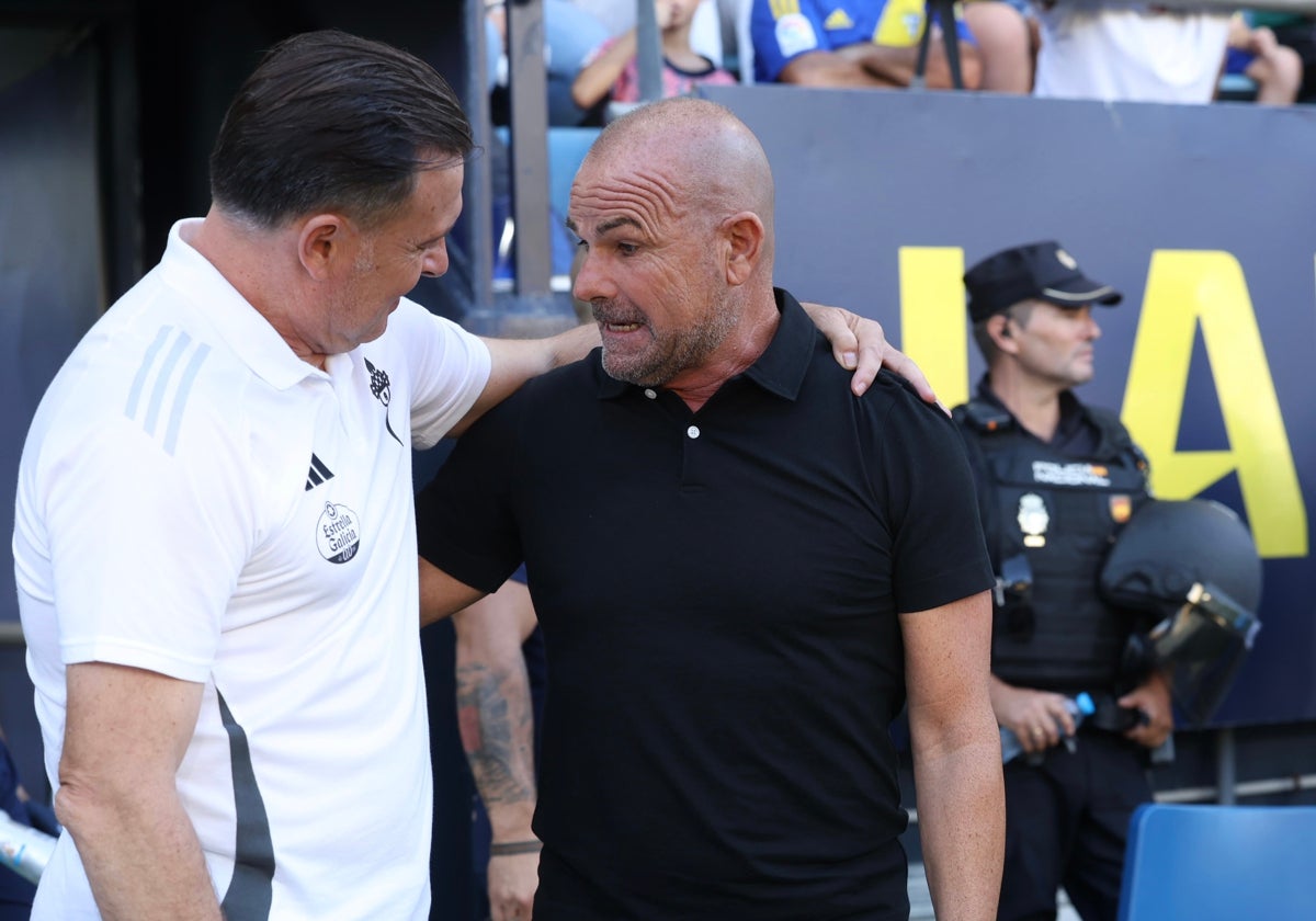 Cristóbal y Paco López se saludan antes del partido