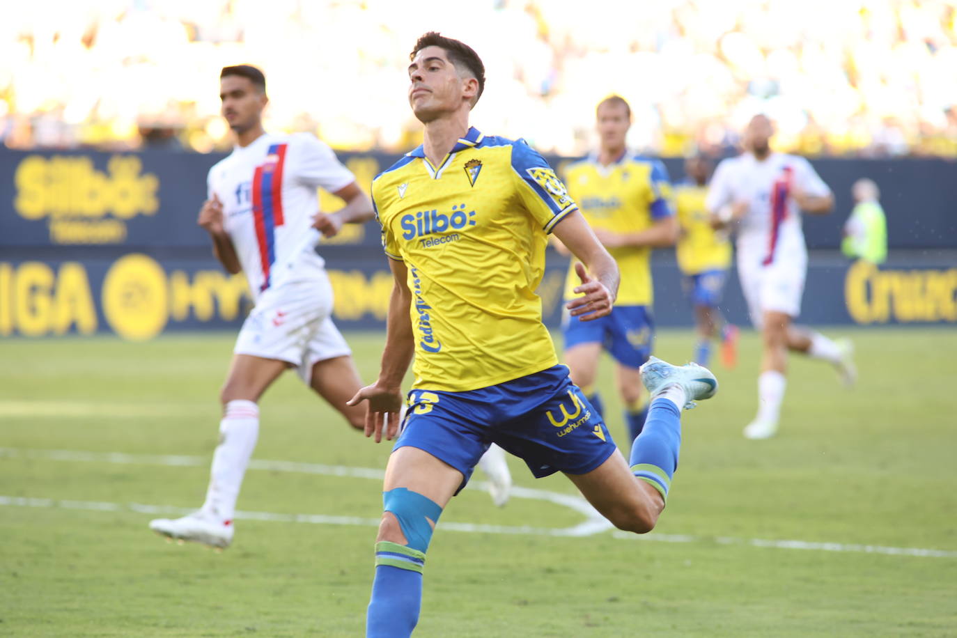 El Cádiz CF - Eldense, en imágenes