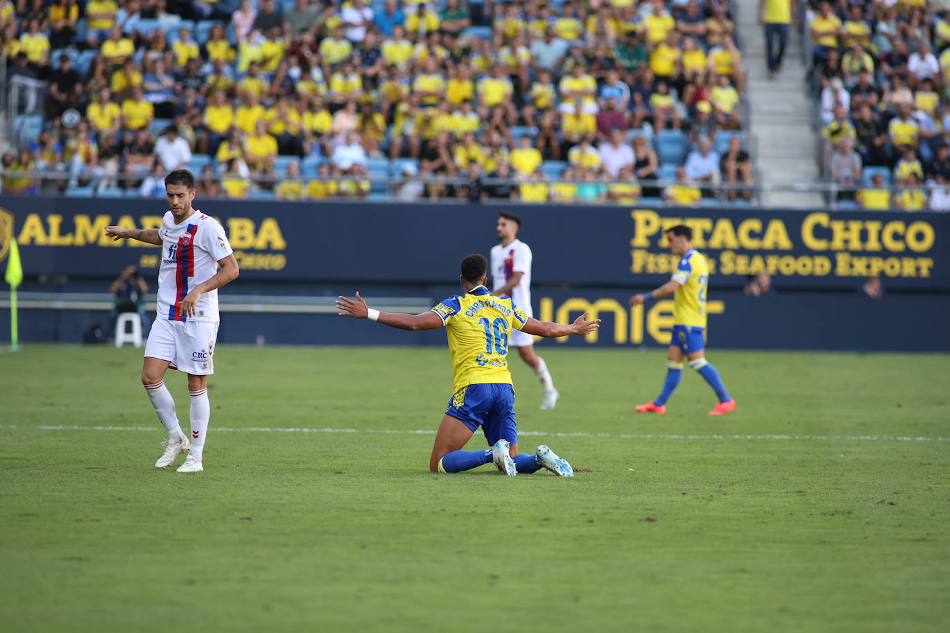 El Cádiz CF - Eldense, en imágenes