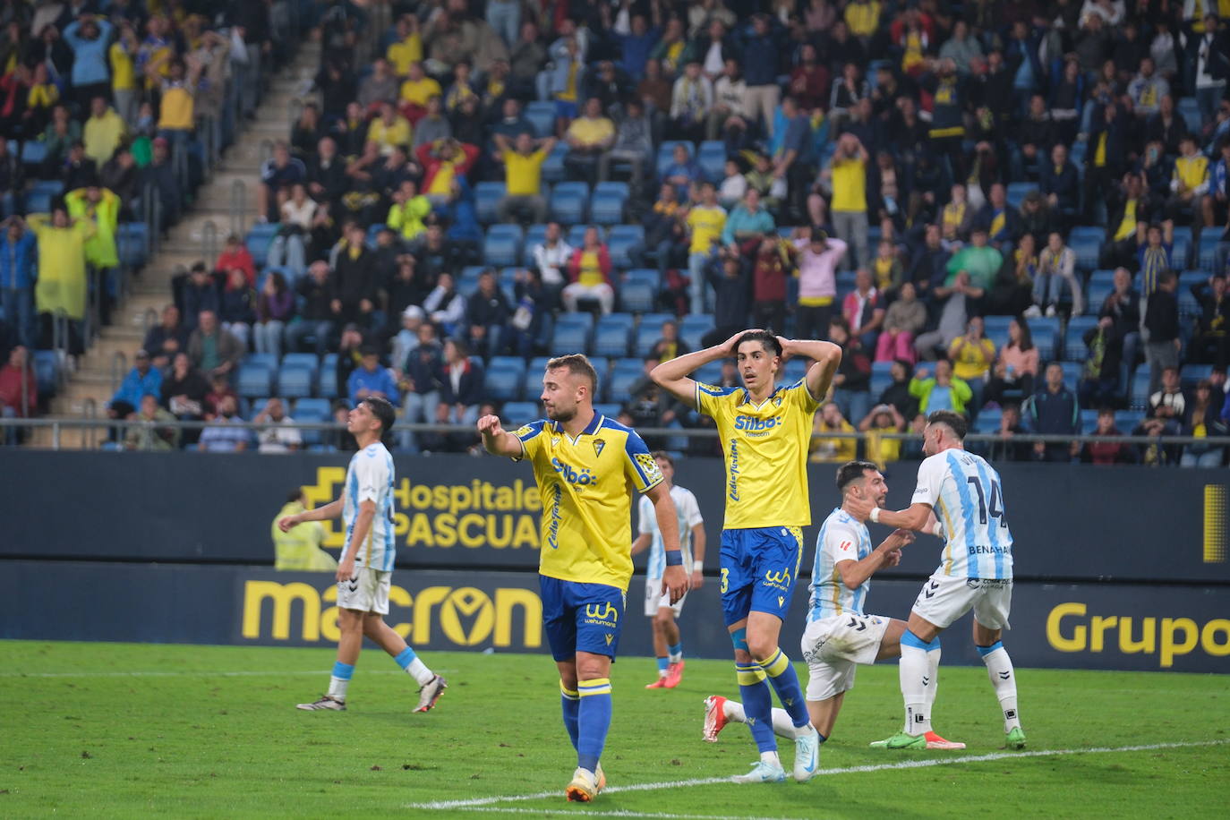 El Cádiz CF - Málaga, en imágenes