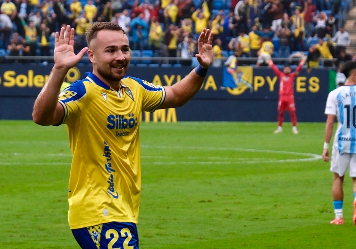 Javi Ontiveros marcó dos goles ante el Málaga, su ex equipo.