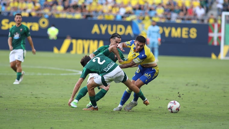 El Cádiz CF no sabe lo que es ganar en su estadio esta temporada.