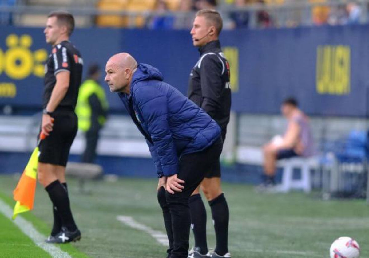 Paco López durante un partido