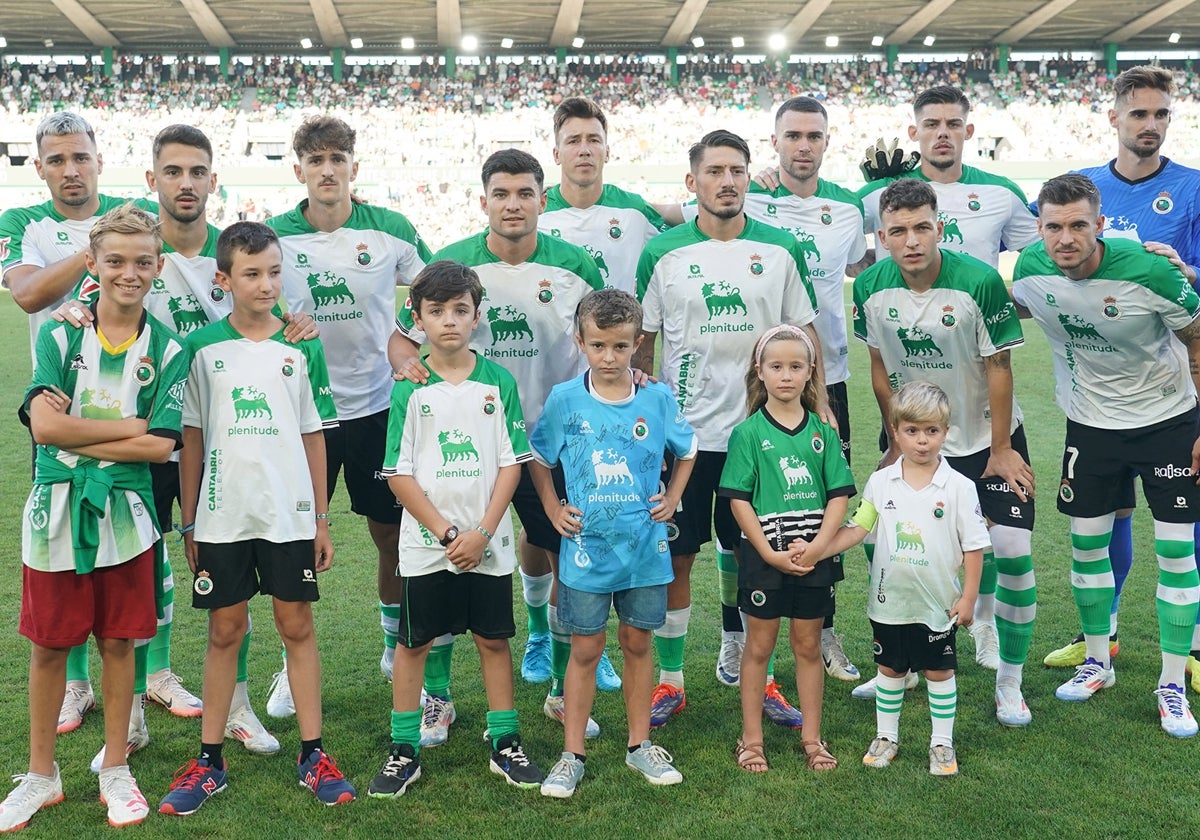 El Racing de Santander llega líder a Cádiz.