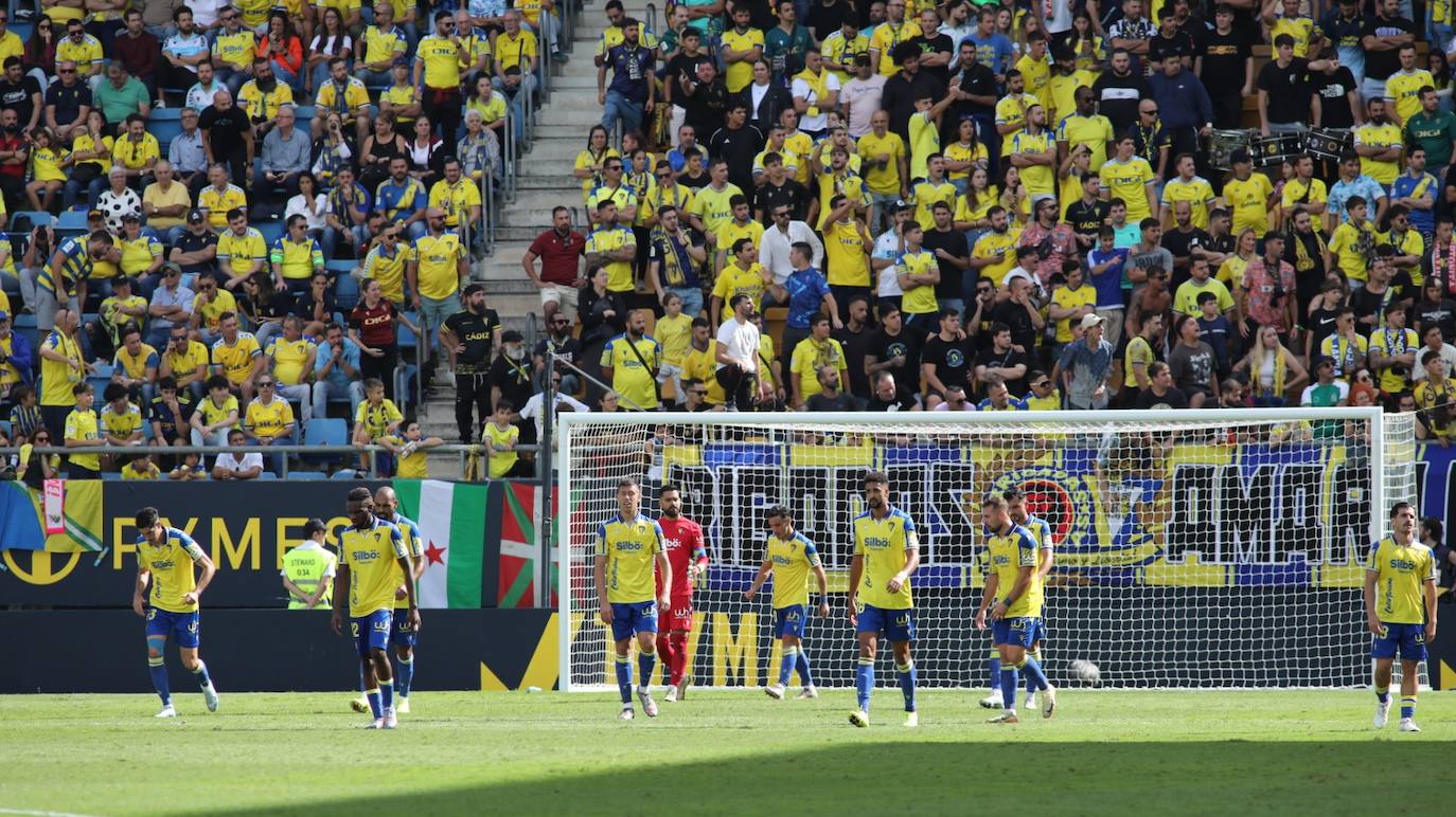 Fotos: Las imágenes del partido entre el Cádiz y el Racing de Santander