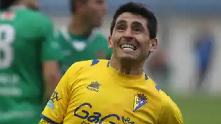 Roberto Peragón fue delantero del Cádiz CF.