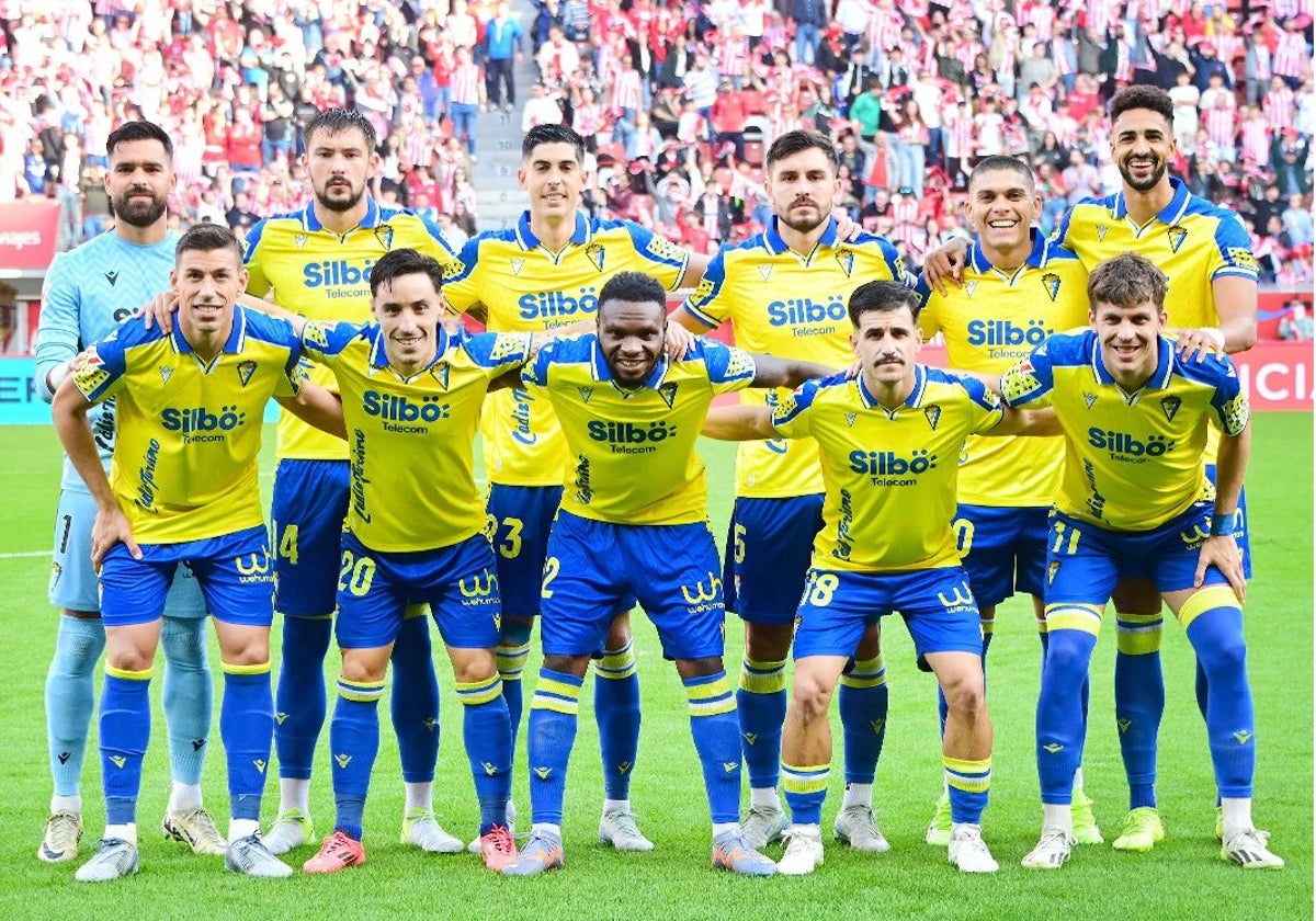 Once inicial del Cádiz ante el Sporting de Gijón