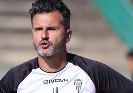 Iván Ania: «Tarde o temprano, el Cádiz CF estará arriba si es capaz de aguantar la presión»