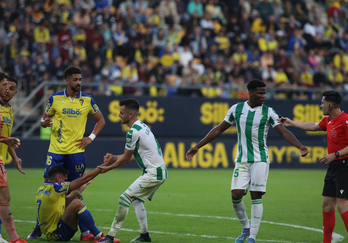 Al final no se pitó el penalti a Sobrino.