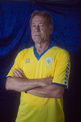 El Cádiz CF saca más camisetas retro