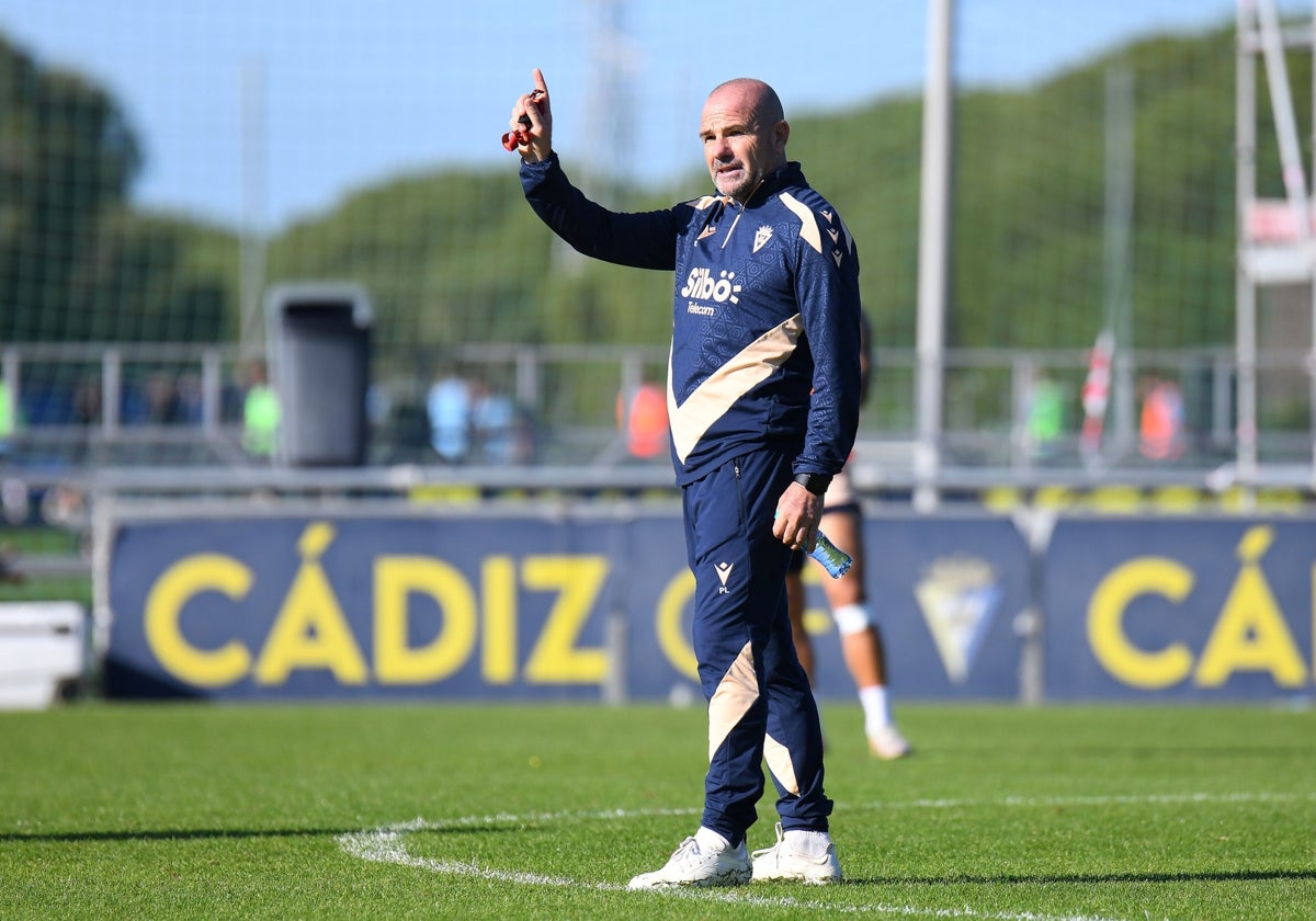 Paco López vuelve este sábado al estadio donde comenzó la temporada pasada.