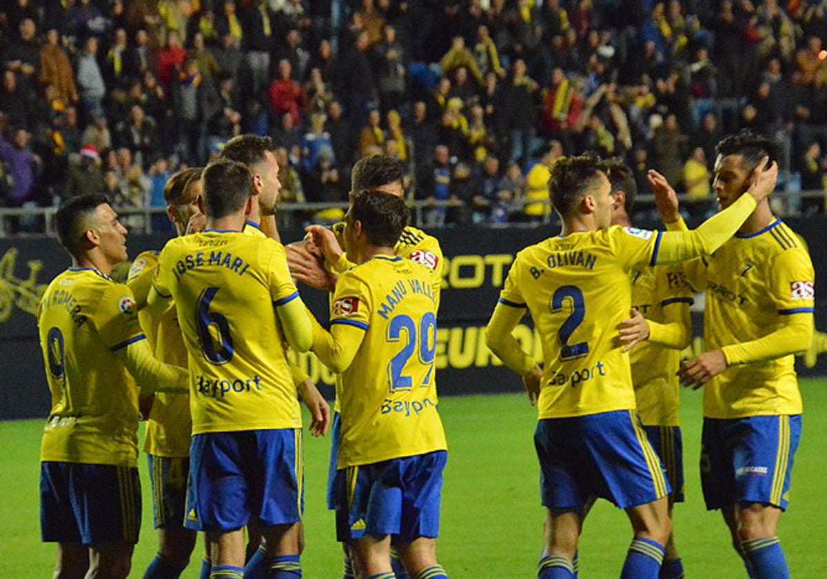 El Cádiz goleó al Deportivo de la Coruña en la 2018/19