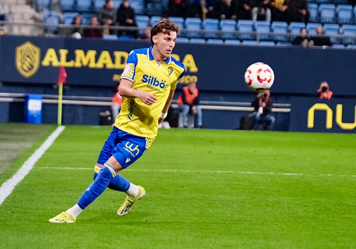 Iván Alejo durante el Cádiz - Eldense de la Copa del Rey.