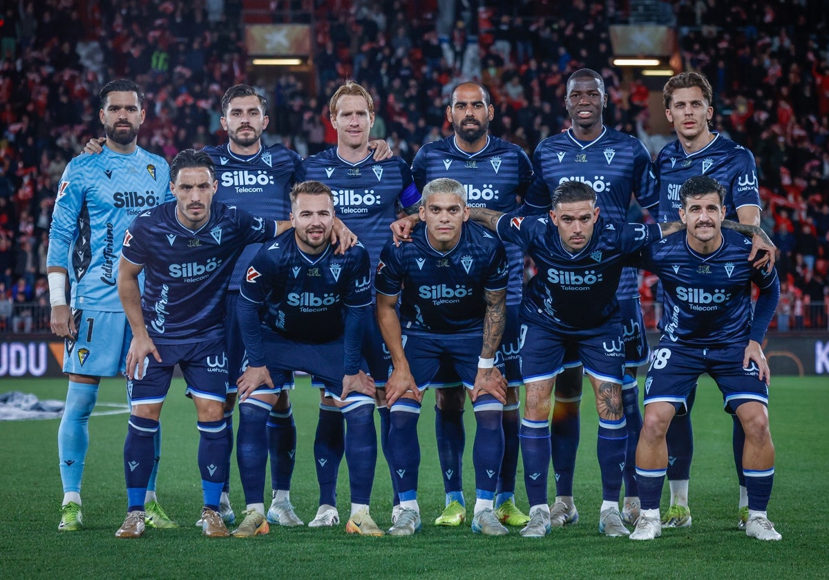 Once titular del Cádiz CF en Almería.