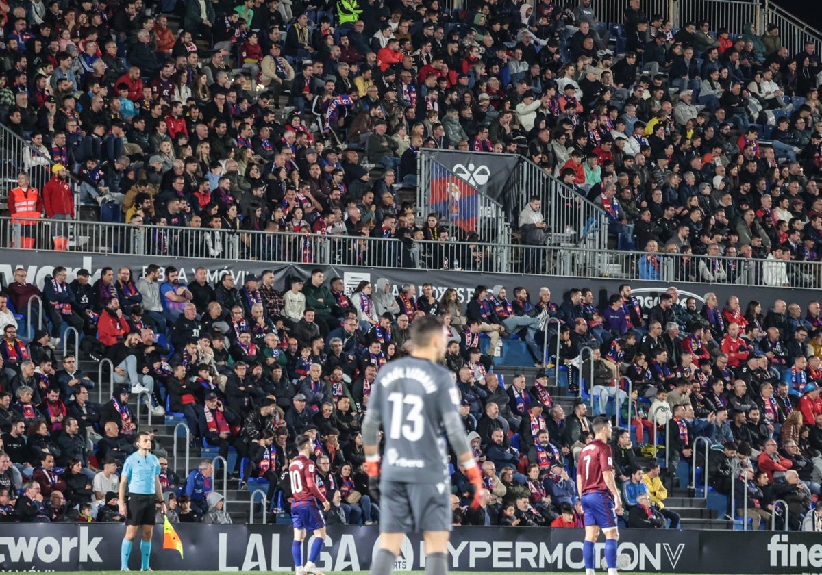 El Eldense busca el respaldo de sus seguidores ante el Cádiz CF.