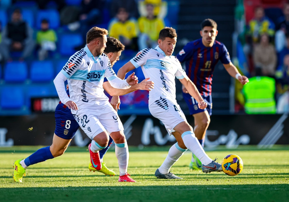 Rubén Alcaraz, durante el Eldense - Cádiz