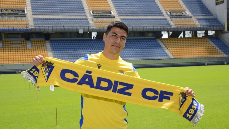 Tomás Alarcón, la esperanza chilena que no se asentó en el Cádiz CF