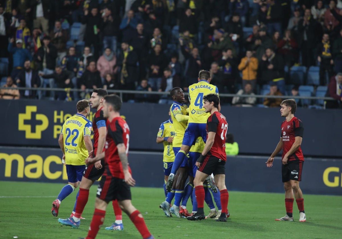 Los amarillos dieron una alegría a su afición.