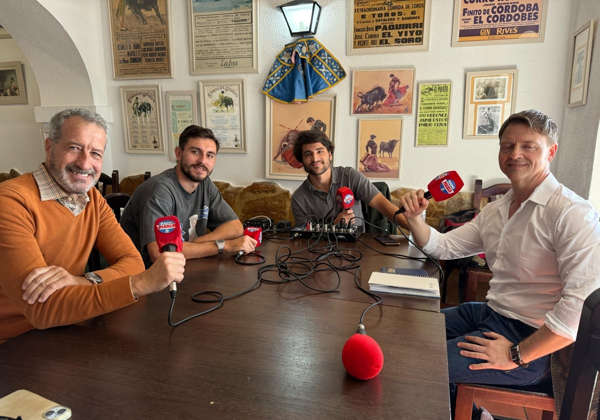 Chust acudió a La Bodega del Paseo Marítimo para charlar en Radio Marca Cádiz.