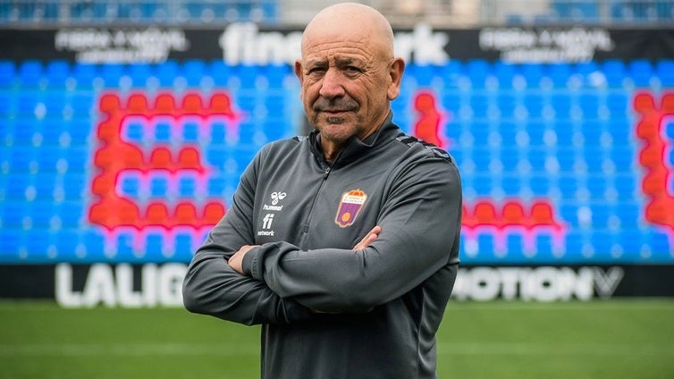 Claudio Barragán, de técnico del Cádiz CF a entrenar al filial del Eldense una década después