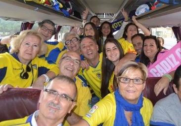 Cadistas en un desplazamiento del equipo.