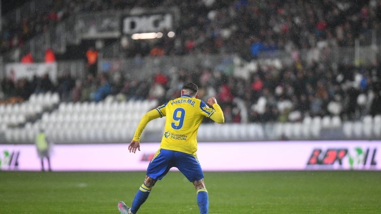 Los cien goles de un pistolero en decadencia