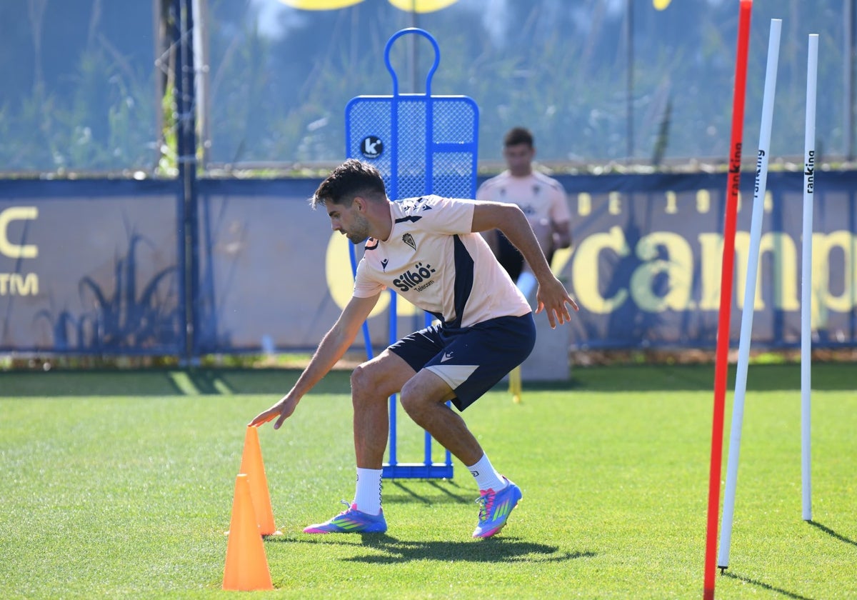 Sobrino durante un entrenamiento con el Cádiz CF.