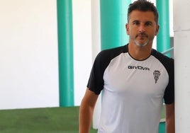Iván Ania, con más moral que el Alcoyano