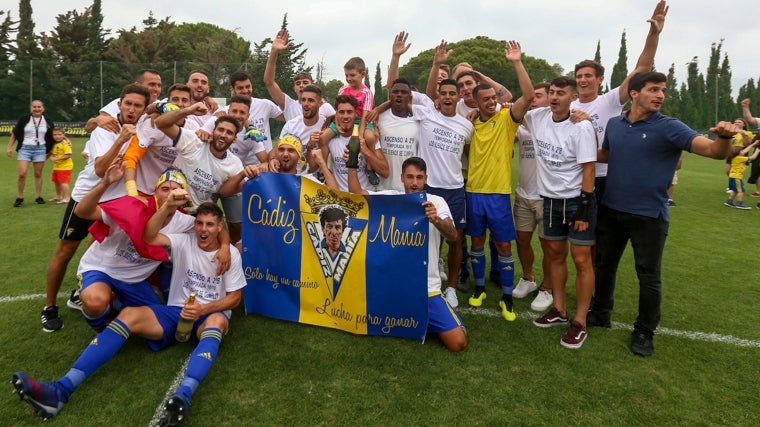 El Cádiz B llegó a jugar en Segunda B, entonces tercera categoría del fútbol español.