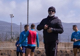 Álvaro Cervera y el CD Tenerife descienden a Primera RFEF