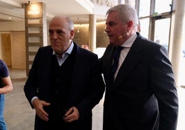Tebas recoge el guante de Vizcaíno y sale en defensa de los presidentes