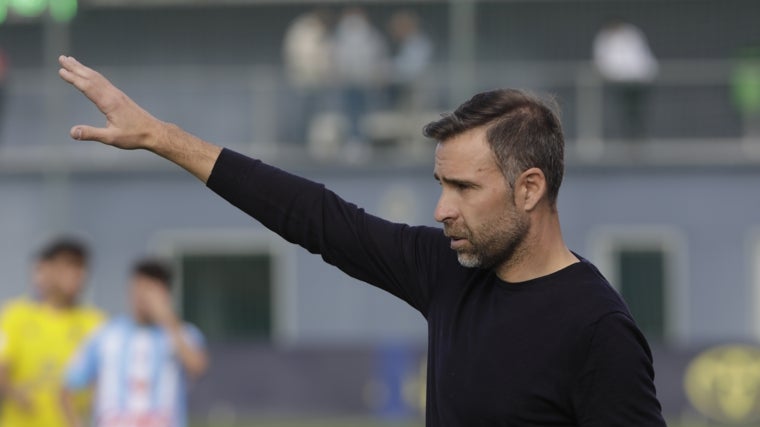 Alberto Cifuentes fue entrenador del filial del Cádiz CF.