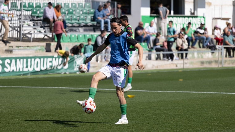 El centrocampista sevillano David García llegó en el pasado mercado de invierno al Atlético Sanluqueño.