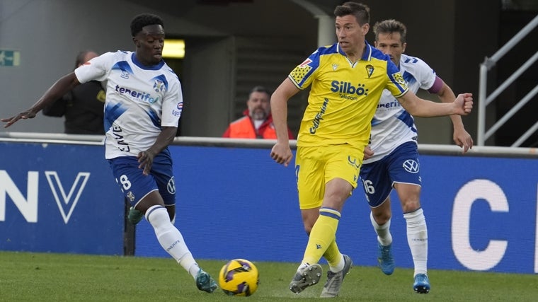 Yussi Diarra está en la agenda del Cádiz CF.