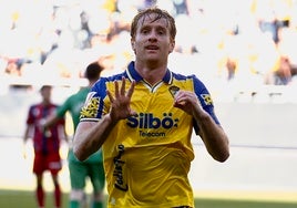 Álex seguirá siendo el capitán del Cádiz CF